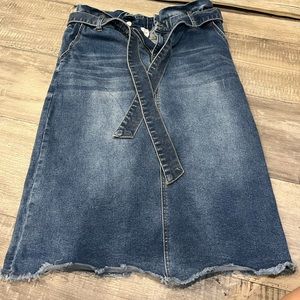 Jean long skirt size medium